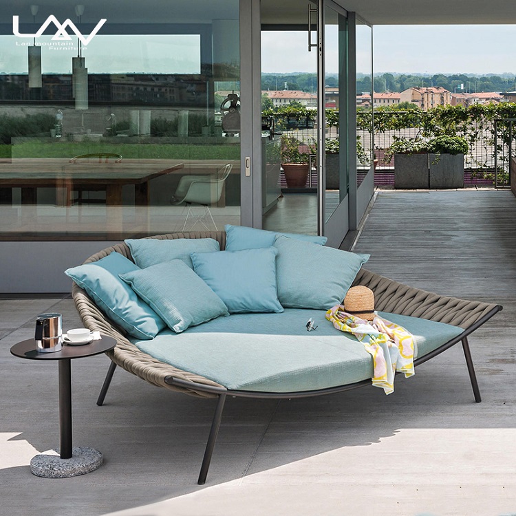 Outdoor Daybed Furniture - سرير نهاري حديث للحدائق الخارجية مصنوع